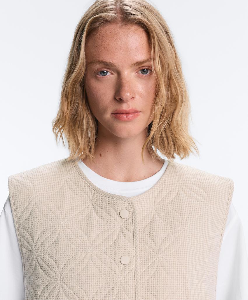 Тонкий стеганый жилет виши с цветочным принтом