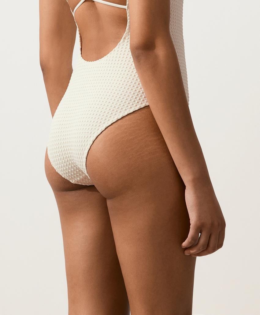 Купальник с круглым вырезом из кроше с пузырьками