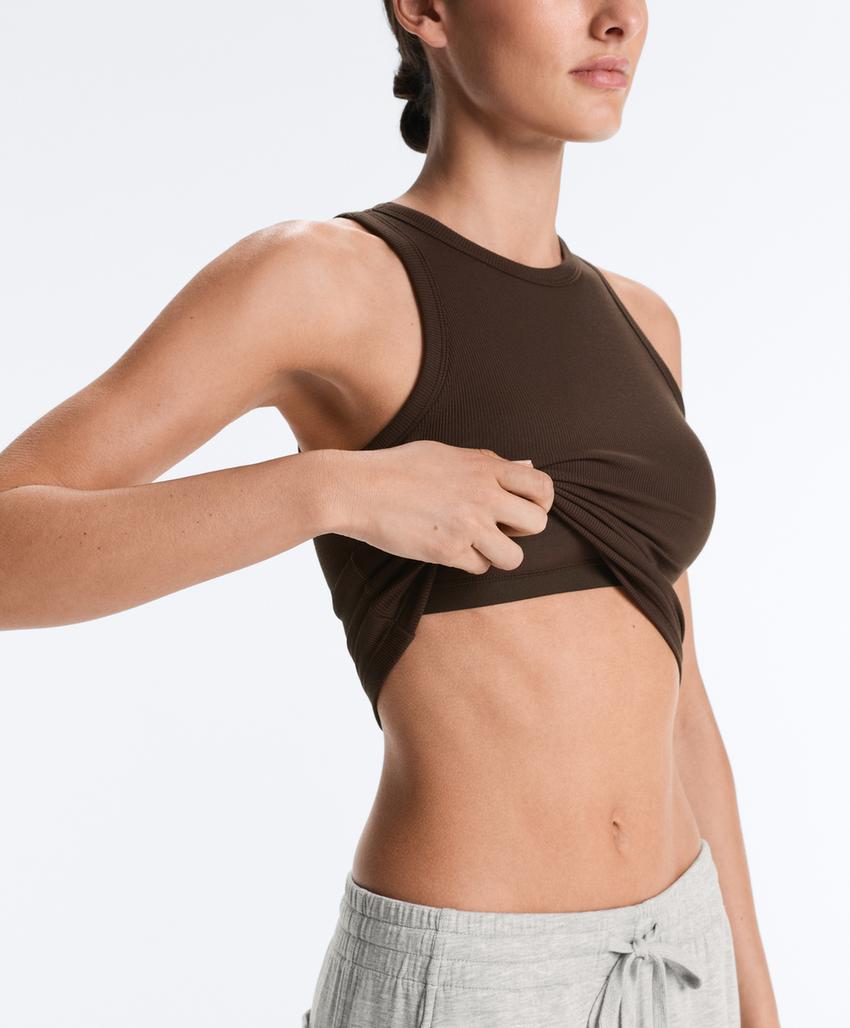 Удлиненный топ-майка в рубчик из смесового модала