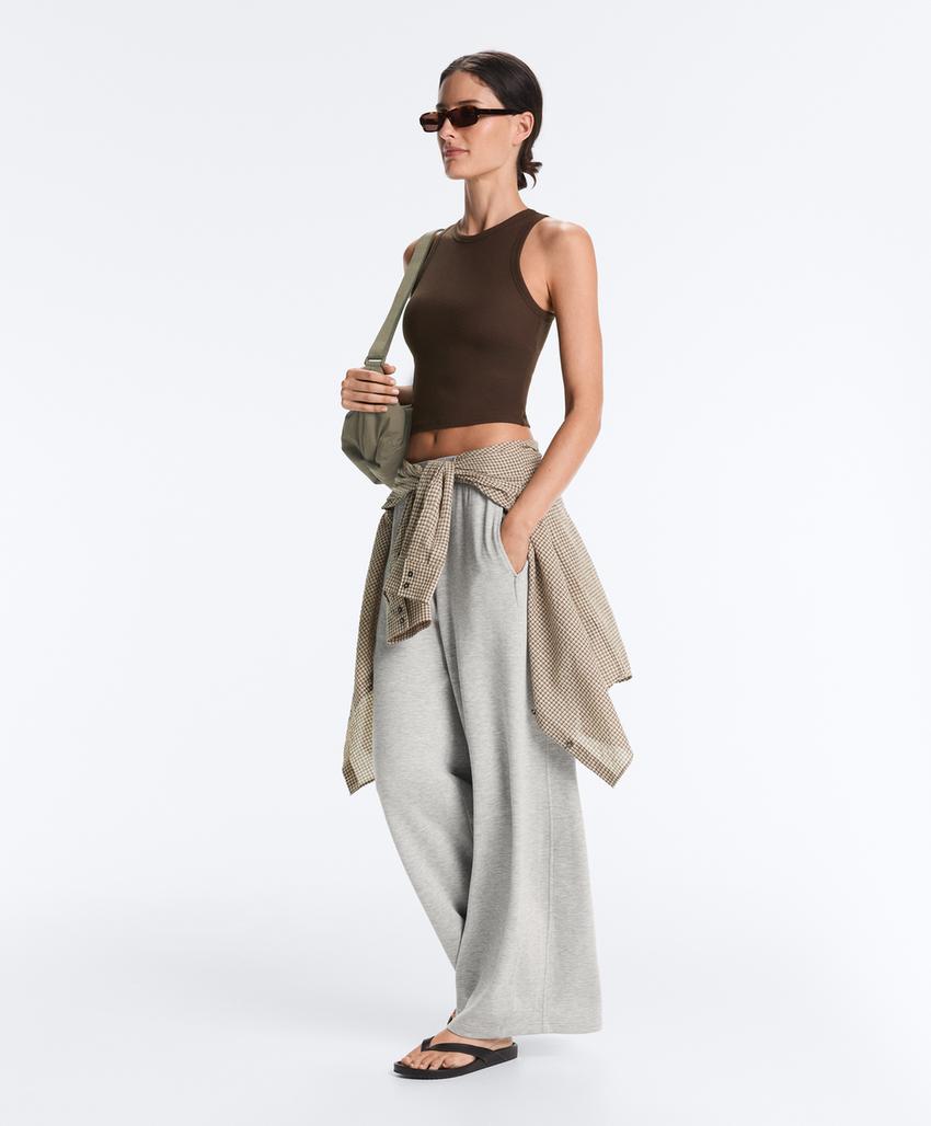 Удлиненный топ-майка в рубчик из смесового модала