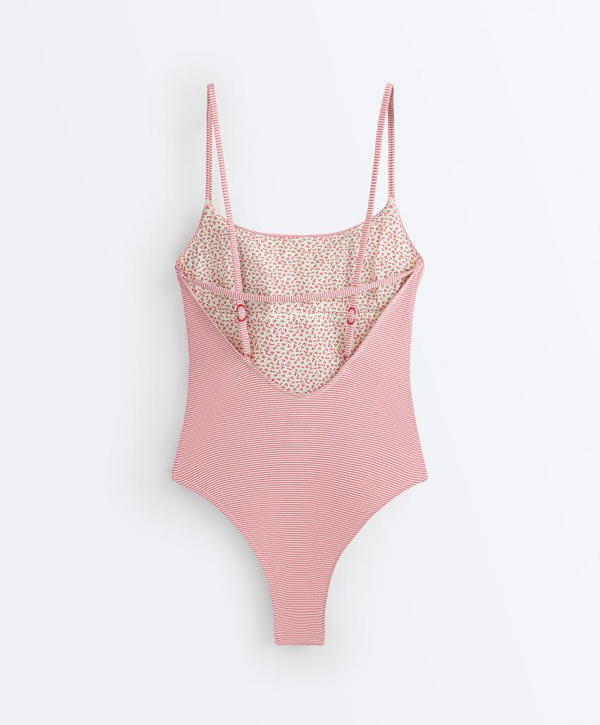 Купальник в полоску с треугольными чашками