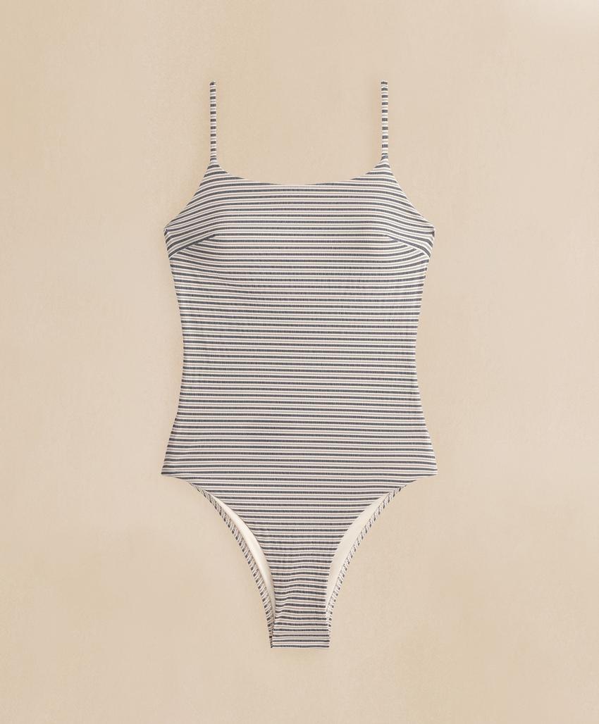 Купальник в полоску с треугольным вырезом