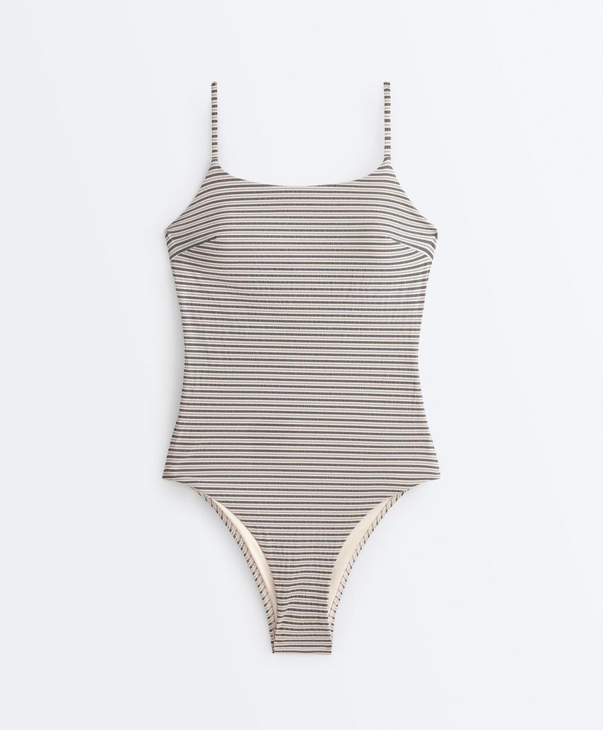 Купальник в полоску с треугольным вырезом