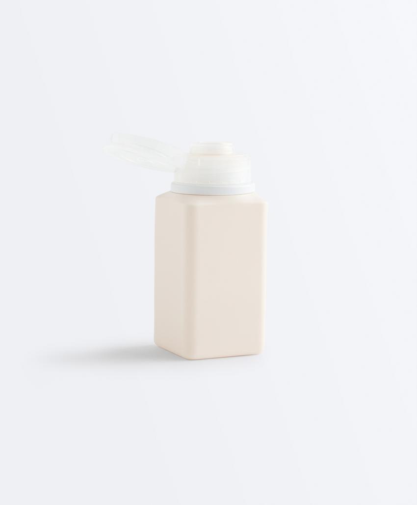 Дорожная косметичка и 4 флакона