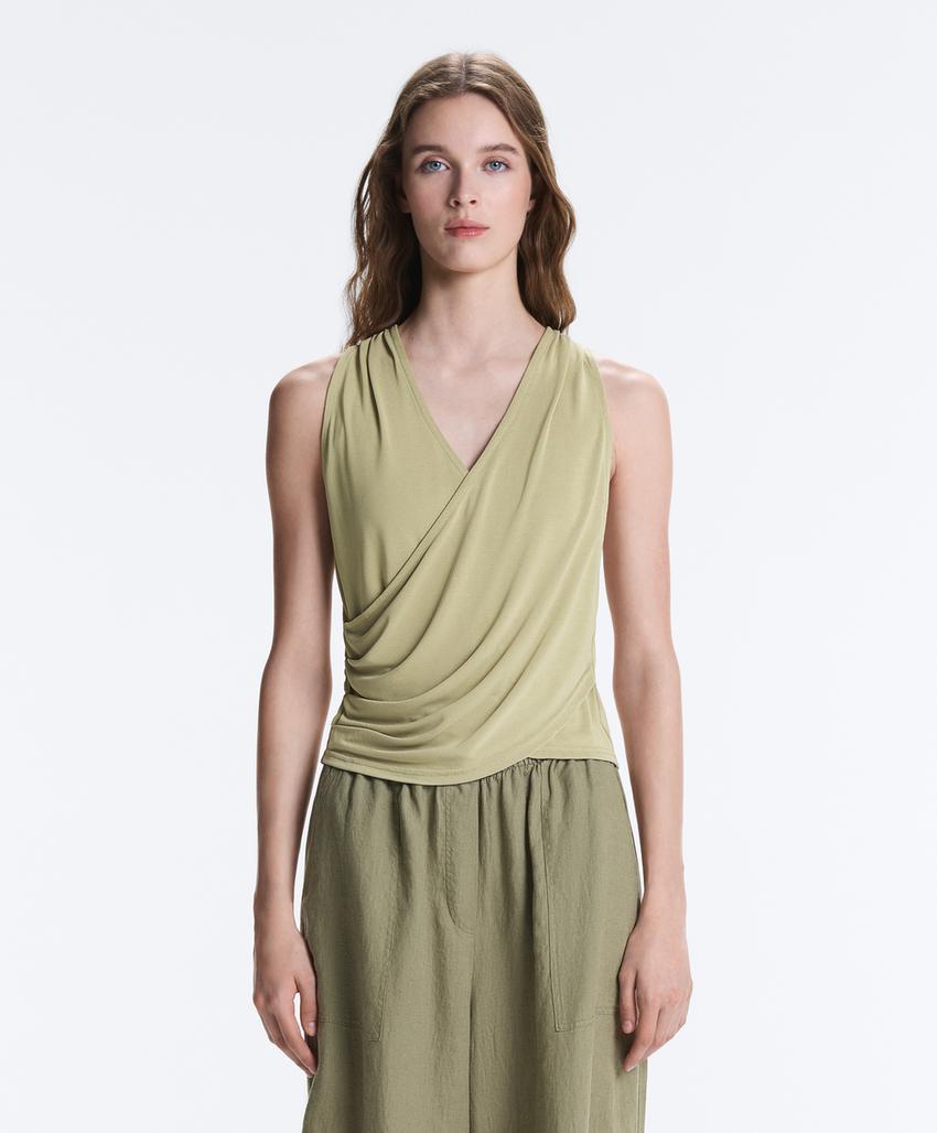 Футболка из смесового модала на запах