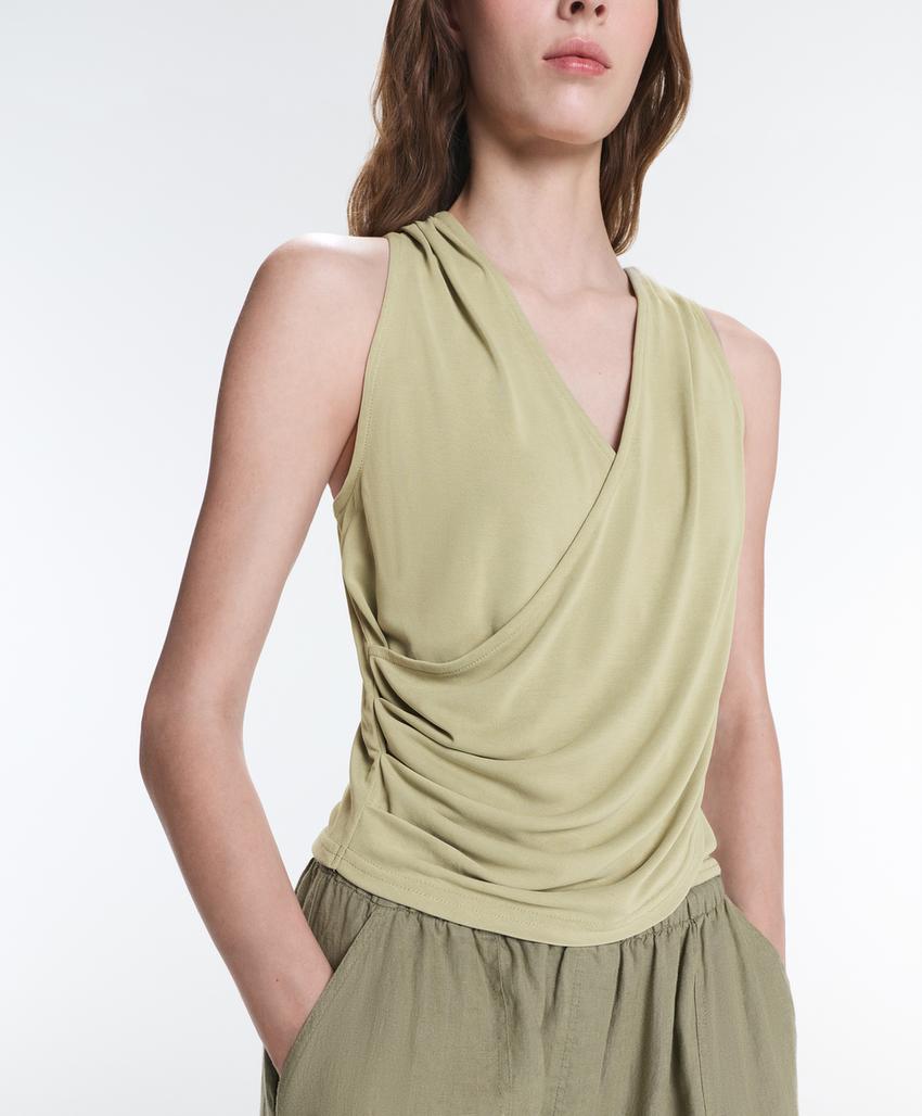 Футболка из смесового модала на запах