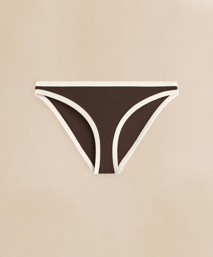 Классические плавки бикини с контрастной окантовкой
