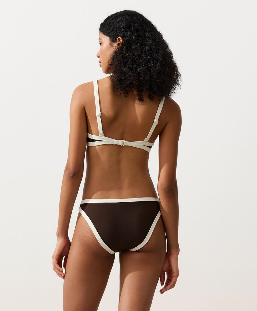 Классические плавки бикини с контрастной окантовкой