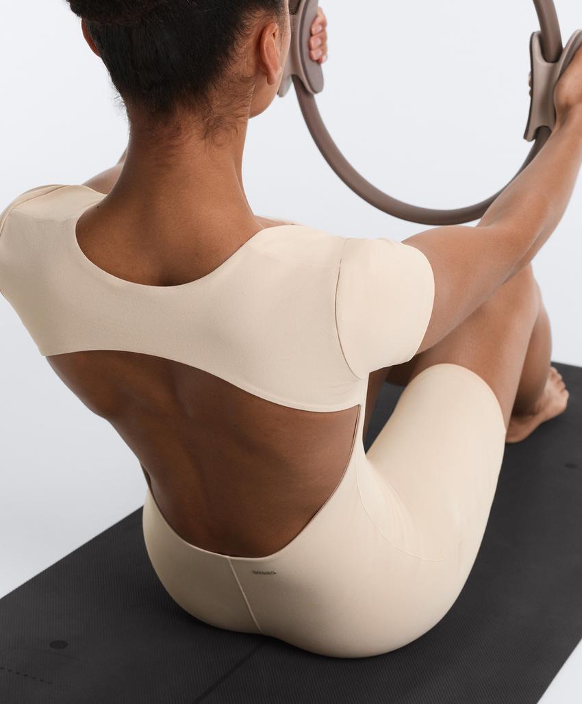 Короткий комбинезон Evermove с квадратным вырезом