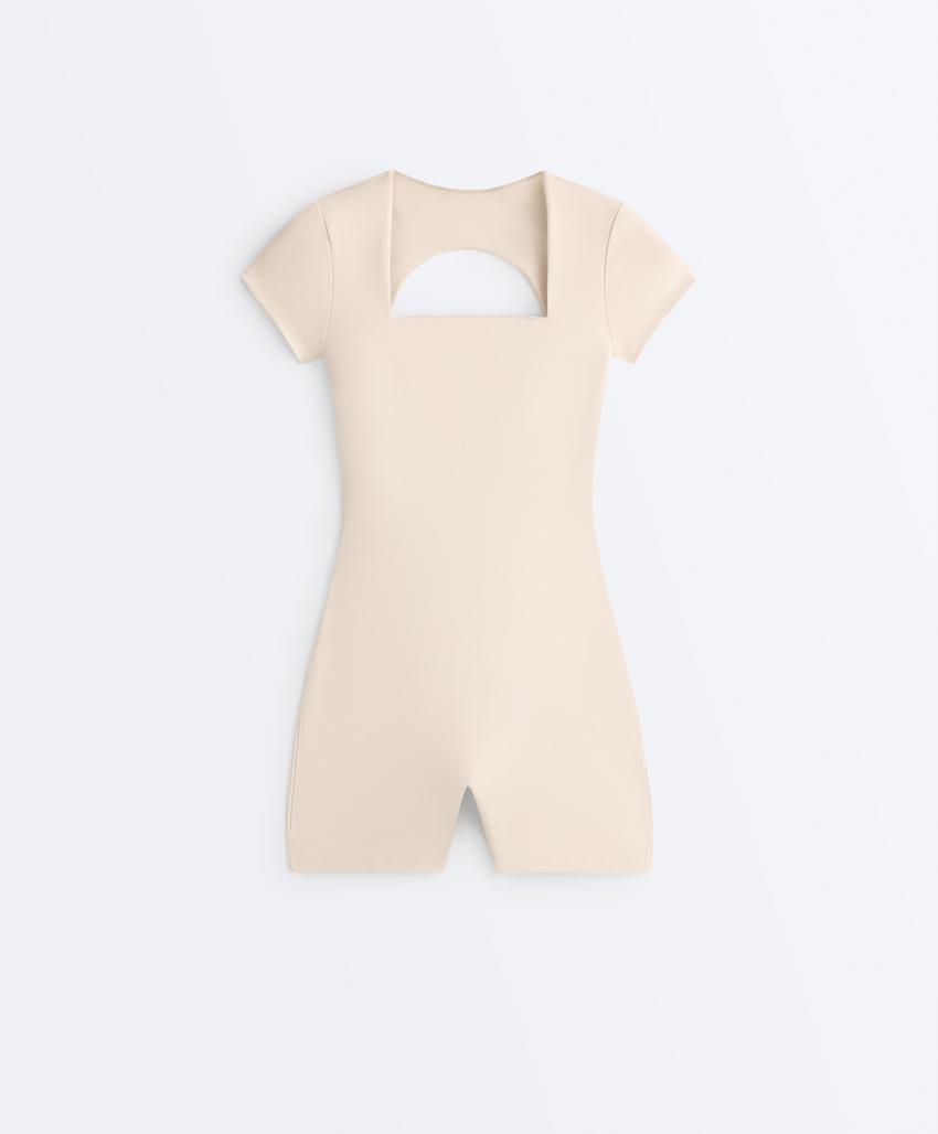 Короткий комбинезон Evermove с квадратным вырезом