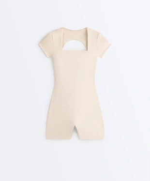 Короткий комбинезон Evermove с квадратным вырезом- Заказать в России