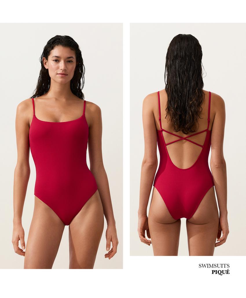 Купальник с круглым вырезом из пике