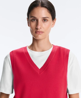 Вязаный жилет с V-образным вырезом- Заказать в России