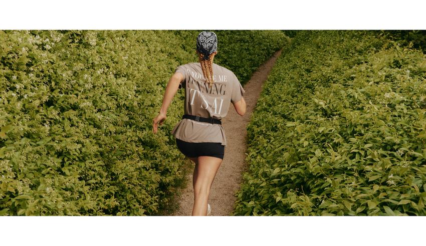 Футболка Boxy из смесового хлопка с короткими рукавами и надписью