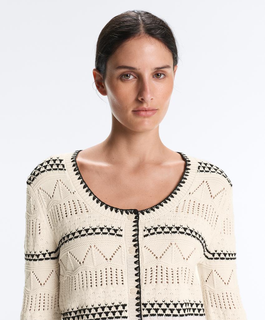 Кардиган из ажурного трикотажа с контрастными деталями