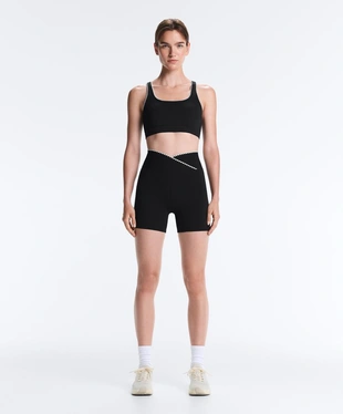 Шорты Hot pant Comfortlux с V-поясом и контрастным швом- Заказать в России