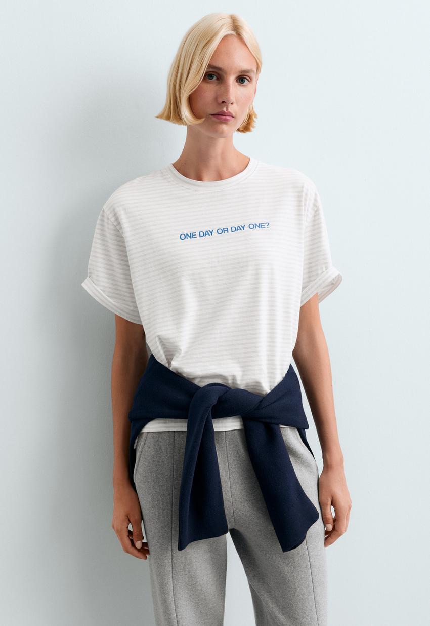 T-shirt boxy com texto