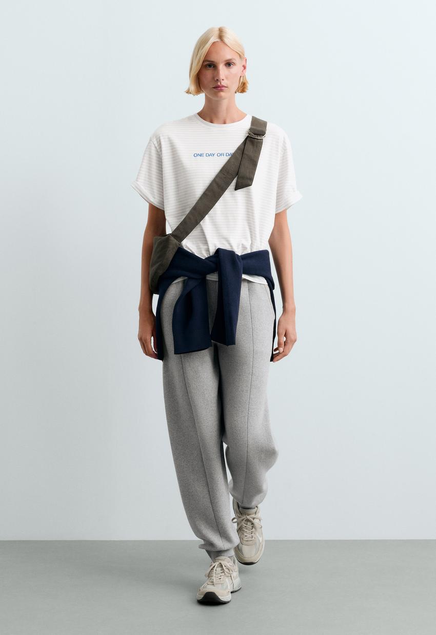 T-shirt boxy com texto