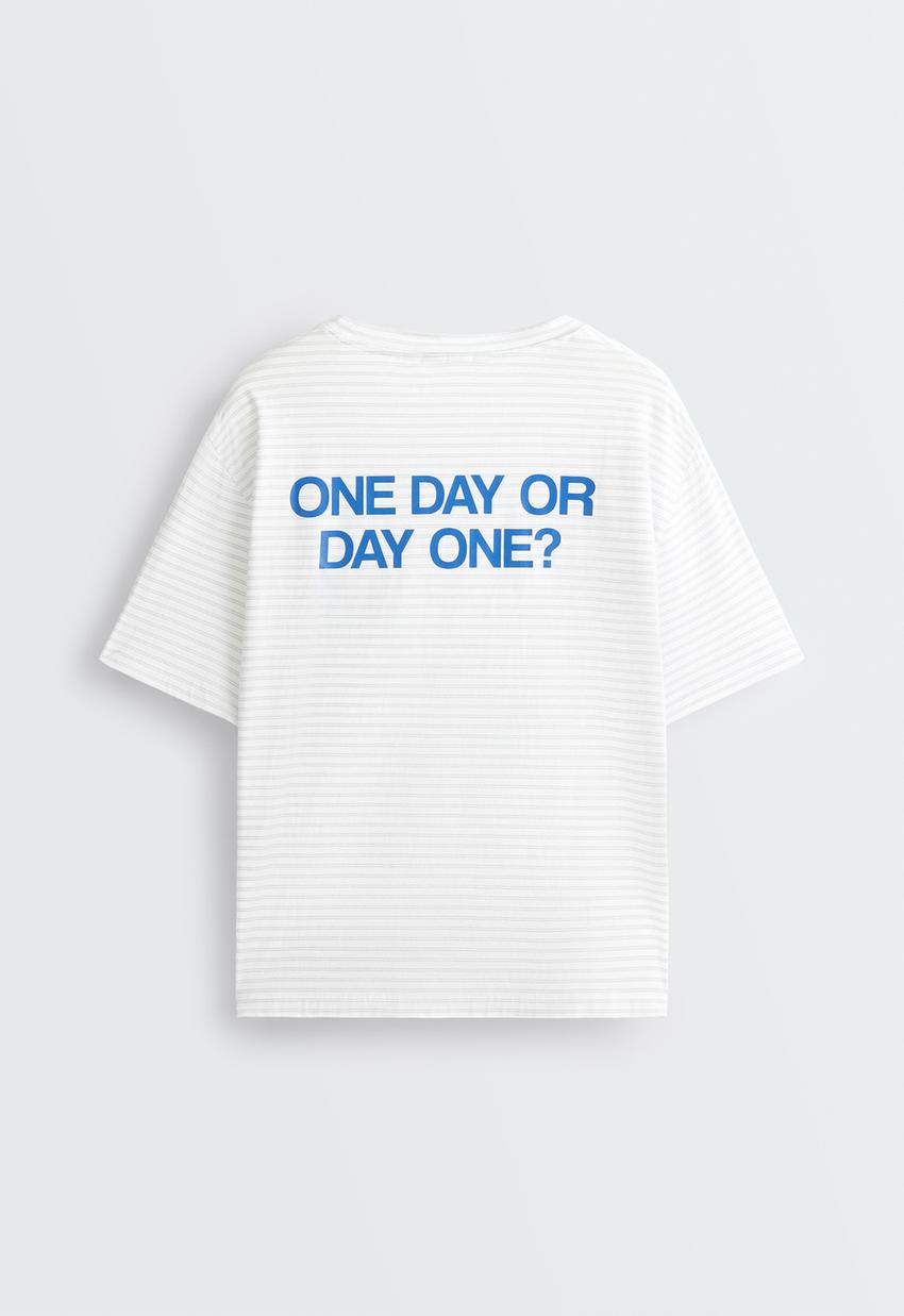 T-shirt boxy com texto