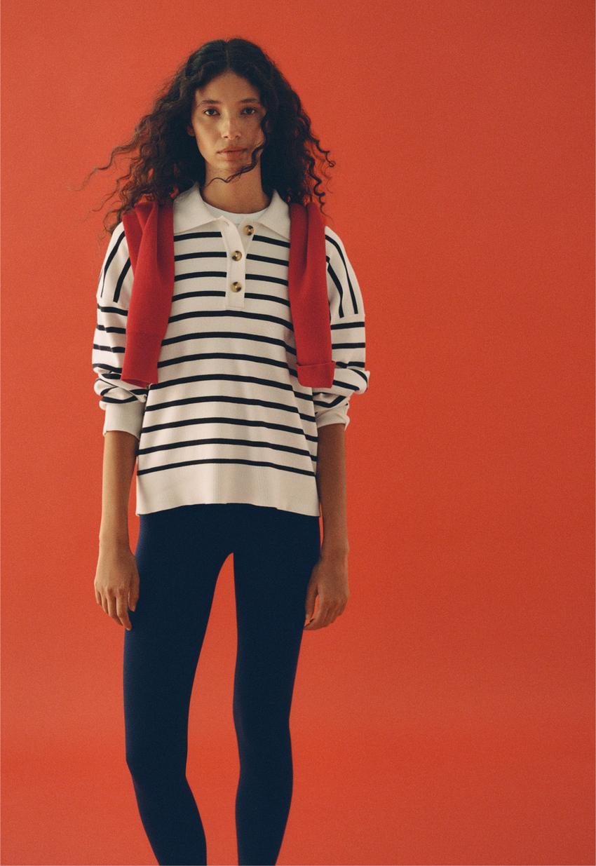 Camisola de malha às riscas com gola de polo