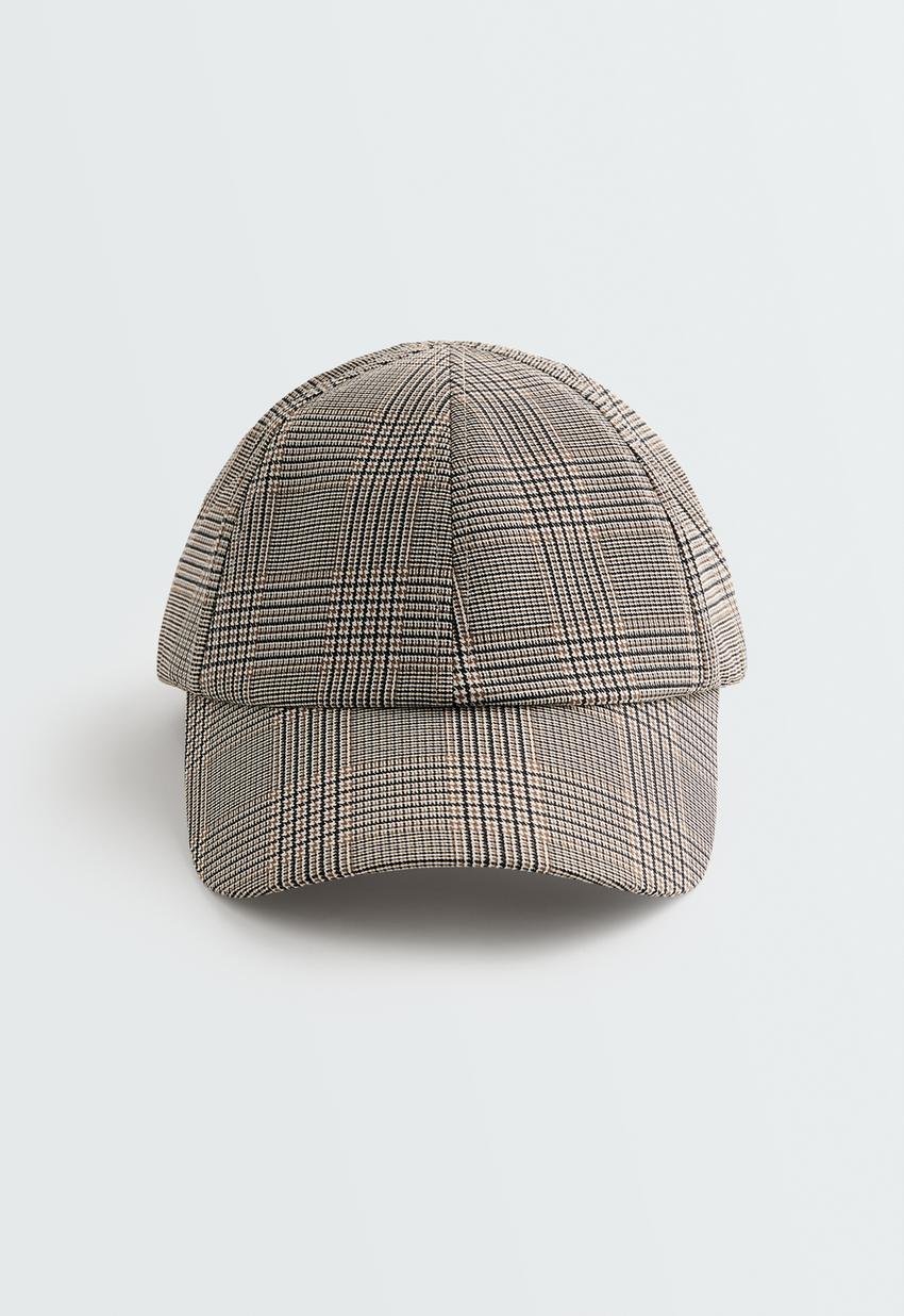 Спортивная кепка в клетку