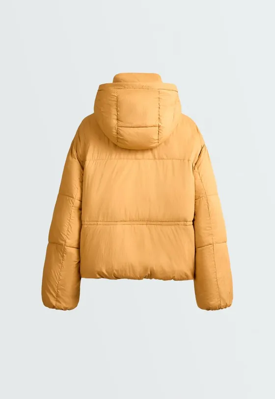 Водоотталкивающая короткая утепленная куртка primaloft®