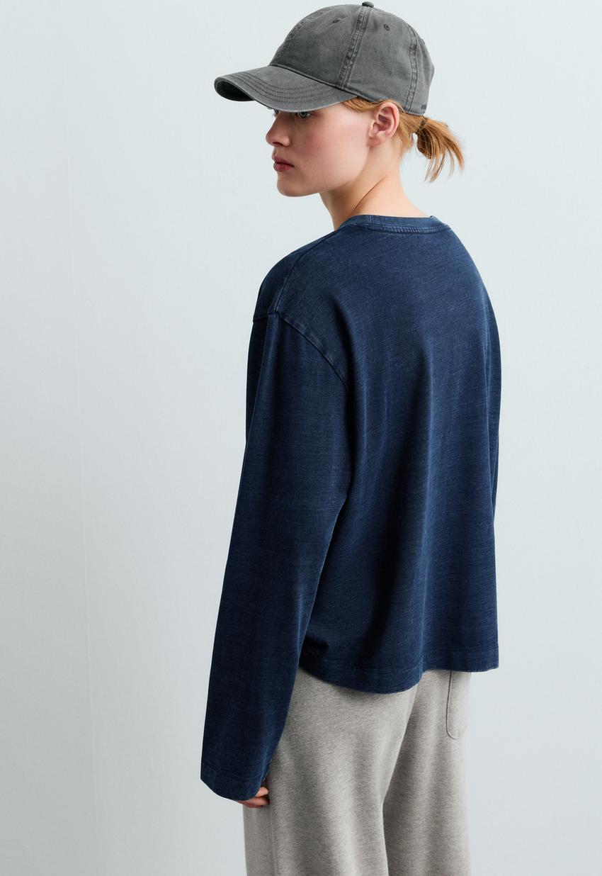 T-shirt relaxed manga comprida efeito denim lavado