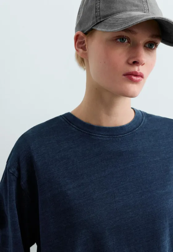 T-shirt relaxed manga comprida efeito denim lavado