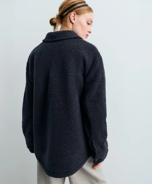 INK BLUE|6509/925/930 - OYSHO Куртка из искусственной овчины с отложным воротником и застежкой на