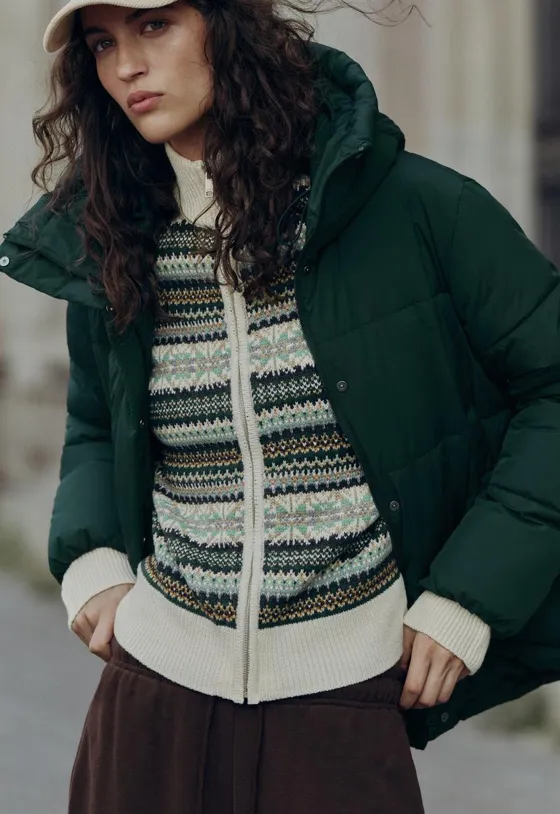 Куртка вязаный с высоким воротником jacquard