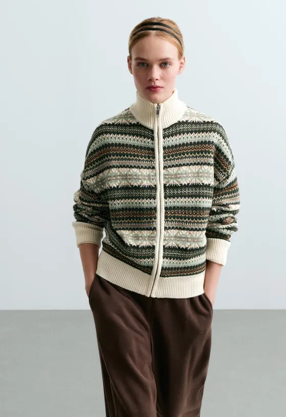 Куртка вязаный с высоким воротником jacquard