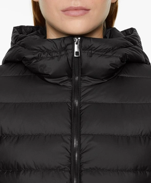 Водоотталкивающая куртка с легким наполнителем из 100%-го пуха- Заказать в России