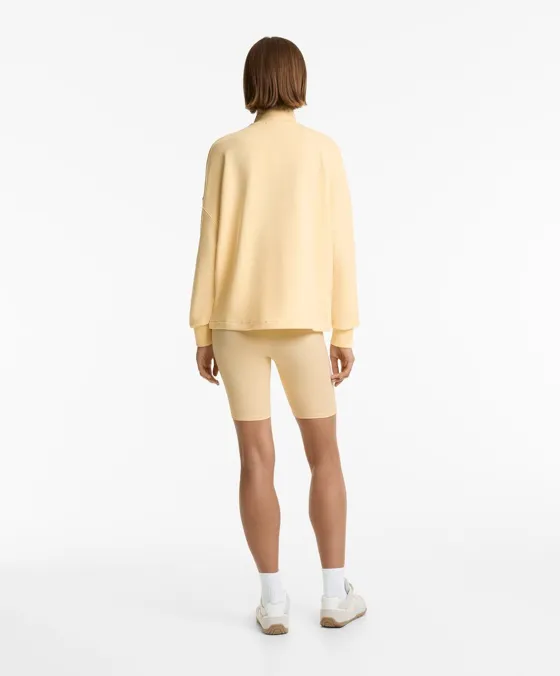 Sweatshirt com algodão e modal e fecho de correr