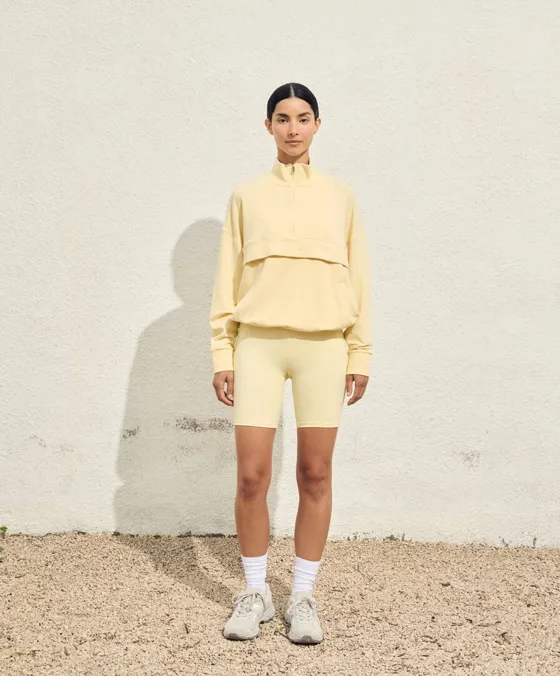 Sweatshirt com algodão e modal e fecho de correr
