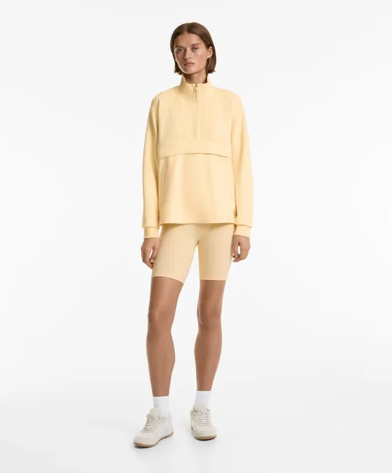 Sweatshirt com algodão e modal e fecho de correr