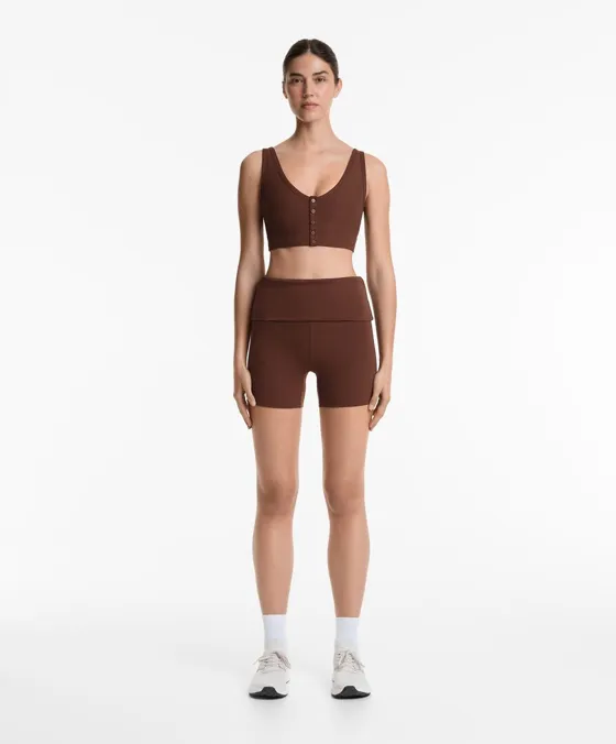 Топ Comfortlux с вырезом хенли и открытой спинкой, ткань в рубчик