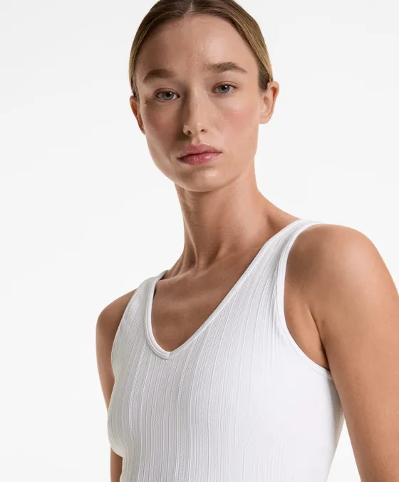 Топ-майка с рельефным узором «косы»