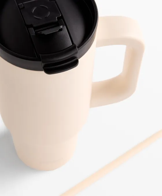 Garrafa-caneca com pega