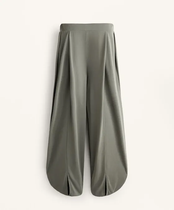 Брюки объемного кроя из струящегося смесового модала