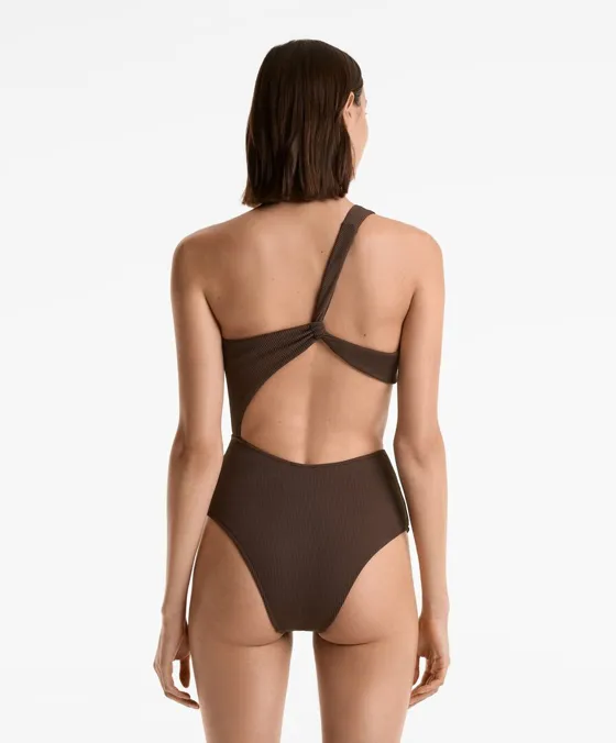 Асимметричный купальник трикини в рубчик