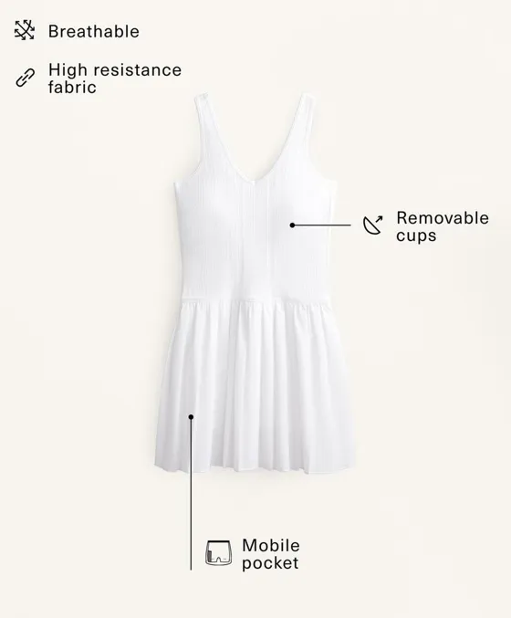 Короткое платье с плиссировкой