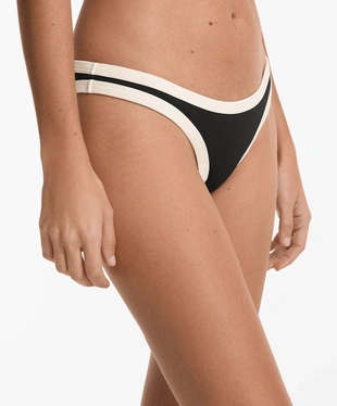 Полуоткрытые плавки бикини с контрастной окантовкой- Заказать в России