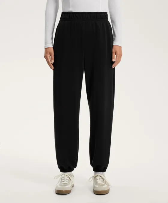 Брюки-джоггеры из ткани с модалом