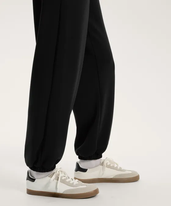 Брюки-джоггеры из ткани с модалом