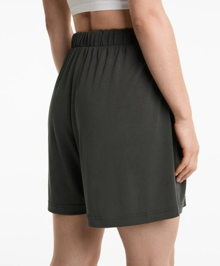 Шорты-бермуды со складками из струящейся ткани с модалом- Заказать в России