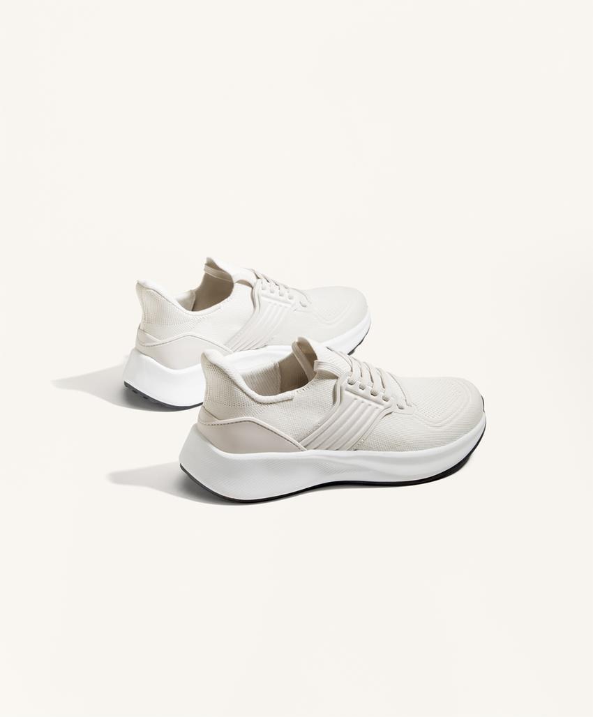 Универсальные кроссовки для разнообразных активностей