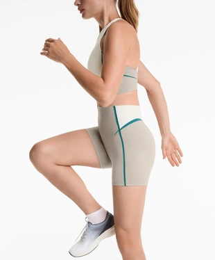 Обтягивающие шорты с высокой посадкой и контролирующими линиями COMPRESSIVE CORE- Заказать в России