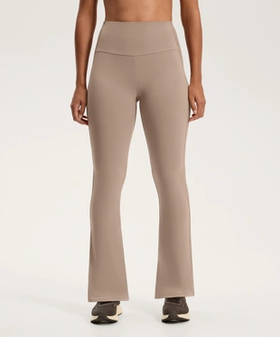 HIGH-RISE COMFORTLUX RIB FLARE TROUSERS- Заказать в России