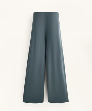 SOFT-TOUCH WIDE-LEG TROUSERS WITH MODAL AND SIDE PLEAT- Заказать в России