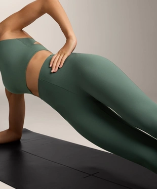 HIGH-RISE COMPRESSIVE CORE-CONTROL ANKLE-LENGTH LEGGINGS- Заказать в России